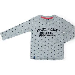 Koszulka w kolorze szarym. Szare t-shirty chłopięce z długim rękawem Street Monkey, z nadrukiem, z bawełny. W wyprzedaży za 39,95 zł.