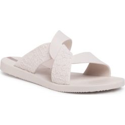 Klapki IPANEMA - Move Fem 26383 Beige/Beige 20354. Brązowe klapki damskie Ipanema, bez wzorów, z tworzywa sztucznego, bez obcasa. W wyprzedaży za 109,00 zł.