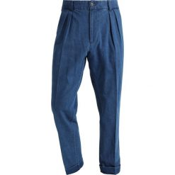 Samsøe & Samsøe ATHI Spodnie materiałowe denim blue. Szare spodnie męskie marki Samsøe & Samsøe, m, bez wzorów, z bawełny. Za 499,00 zł.