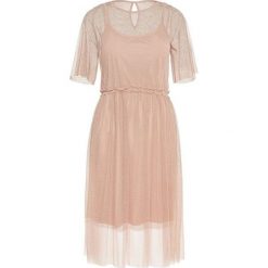 Vero Moda Linna 2/4 Blk Dress Jrs Mist y Rose (rozmiar M). Czerwone spódniczki damskie Vero Moda, s, bez wzorów. W wyprzedaży za 99,00 zł.
