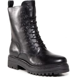 Trapery TAMARIS - 1-25235-25 Black 001. Czarne trapery damskie Tamaris, ze skóry ekologicznej, bez obcasa, bez zapięcia. Za 399,00 zł.