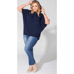 Oversizowa Granatowa Bluzka z Krótkim Rękawem z Kapturem Plus Size. Niebieskie sukienki damskie Molly.pl, na co dzień, s, bez wzorów, z jeansu, sportowe, z kapturem, plus size, z krótkim rękawem, krótkie, mini, proste. Za 149,90 zł.