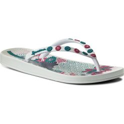 Japonki IPANEMA - Anat Lovely VIII White/White 20810. Białe klapki damskie marki Ipanema, bez wzorów, z tworzywa sztucznego, bez obcasa. Za 69,99 zł.