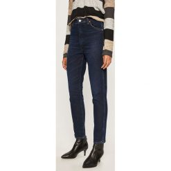 Wrangler - Jeansy 11WWZ. Niebieskie jeansy damskie Wrangler, z podwyższonym stanem. Za 369,90 zł.