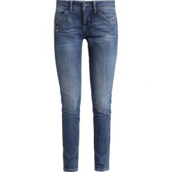 Freeman T. Porter CORALIE Jeansy Slim Fit faddy. Niebieskie jeansy damskie relaxed fit marki Freeman T. Porter. Za 419,00 zł.