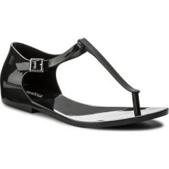 Sandały MELISSA - Honey III Ad 32308 Black 01003. Czarne klapki damskie Melissa, bez wzorów, z tworzywa sztucznego, bez obcasa, na obcasie. W wyprzedaży za 169,00 zł.