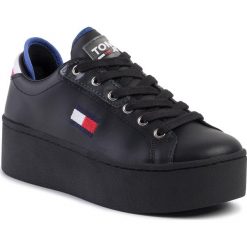 Sneakersy TOMMY JEANS - Flatform Tommy Jeans Sneaker EN0EN00718 Black Bds. Czarne półbuty damskie Tommy Jeans, z jeansu. Za 449,00 zł.