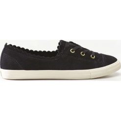 Converse czarne Chuck Taylor All Star Ballet Scallop 483 Black Gold Egret. Czarne trampki dziewczęce Converse, bez wzorów, z gumy, bez zapięcia. W wyprzedaży za 239,00 zł.