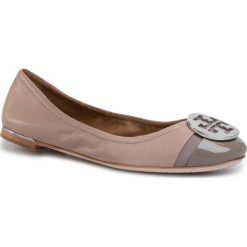 Baleriny TORY BURCH - Minnie Cap-Toe Ballet 63176 Light Taupe/Gray Heron 251. Brązowe baleriny damskie Tory Burch, bez wzorów, ze skóry, klasyczne, bez obcasa, na płaskiej podeszwie. Za 1139,00 zł.