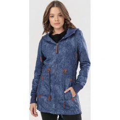 Ciemnoniebieska Bluza Grynyera. Niebieskie bluzy damskie Born2be, s, bez wzorów, bez rękawów, bez kaptura. Za 99,99 zł.