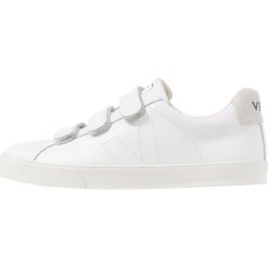 Veja 3LOCK Sneakersy niskie extra white. Białe trampki i tenisówki damskie marki Veja, bez wzorów, ze skóry, bez zapięcia. Za 439,00 zł.