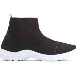 Czarno-Czerwone Sneakersy Stole The Show. Czarne buty sportowe damskie marki vices, prążkowane. Za 79,99 zł.