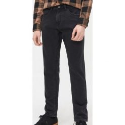 Jeansy comfort - Czarny. Czarne jeansy męskie Cropp, m, bez wzorów. Za 149,99 zł.