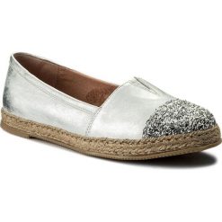 Espadryle EKSBUT - 28-4911-369/0BS-1G Srebro. Szare espadryle damskie marki Eksbut, na co dzień, bez wzorów, ze skóry, bez obcasa, na płaskiej podeszwie, bez zapięcia. W wyprzedaży za 199,00 zł.