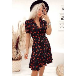 Sukienka LIMINA BLACK. Czarne sukienki damskie IVET, na co dzień, na lato, bez wzorów, bez kołnierzyka, z krótkim rękawem, krótkie, mini. W wyprzedaży za 129,00 zł.