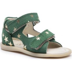 Sandały MRUGAŁA - Flo 1105/9-26 Grass Stars. Zielone sandały dziewczęce Mrugała, ze skóry, bez zapięcia. W wyprzedaży za 159,00 zł.