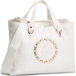 Torebka LIU JO - M Satchel N19211 E0037 Off White 01065. Białe torebki klasyczne damskie marki Liu Jo, bez wzorów, ze skóry ekologicznej, klasyczne, bez dodatków. Za 689,00 zł.