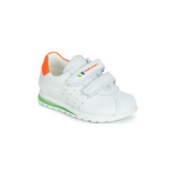 Buty Dziecko Pablosky 60008. Białe trampki chłopięce marki Pablosky, bez wzorów, bez zapięcia. Za 239,00 zł.