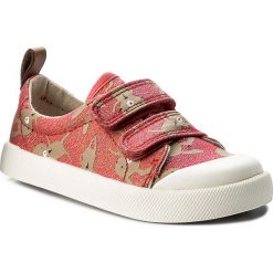 Tenisówki CLARKS - Halcy Hati 261327386 Coral Combi. Czerwone trampki dziewczęce Clarks, bez wzorów, z gumy, na rzepy. W wyprzedaży za 139,00 zł.