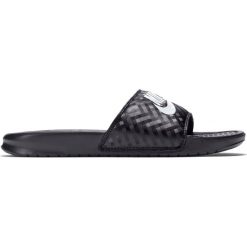 Klapki Nike Wmns Benassi JDI (343881-011). Czarne klapki damskie Nike, bez wzorów, z materiału, bez obcasa. Za 89,99 zł.