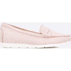Caprice - Mokasyny. Czerwone mokasyny damskie marki Caprice, z gumy, na obcasie. W wyprzedaży za 139,90 zł.