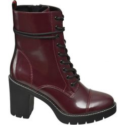 Botki damskie Catwalk bordowe. Czerwone botki damskie Catwalk, z materiału, bez obcasa, na obcasie, na sznurówki. Za 159,90 zł.