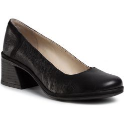 Półbuty FLY LONDON - Lunofly P501188000 Black. Czarne półbuty damskie Fly London, bez wzorów, ze skóry, bez obcasa, na obcasie, bez zapięcia. Za 519,00 zł.