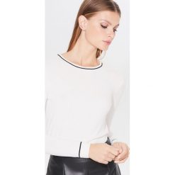 Dopasowany sweter z wiskozą - Kremowy. Białe swetry damskie Mohito, s, bez wzorów, z wiskozy, bez rękawów, bez kaptura. Za 59,99 zł.