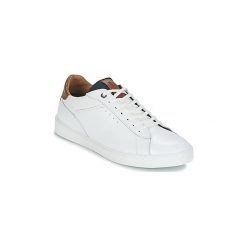 Buty Redskins AMICAL. Białe trampki męskie marki Redskins, bez wzorów, bez zapięcia. Za 399,00 zł.