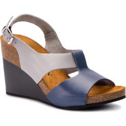 Sandały DR. BRINKMANN - 710949 Grau/Blau 9. Szare klapki damskie Dr. Brinkmann, bez wzorów, ze skóry, bez obcasa, na obcasie. W wyprzedaży za 209,00 zł.