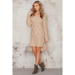 Sukienki: IMVEE Sukienka z rozcięciem – Beige,Nude