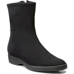 Botki HÖGL - GORE-TEX 4-102856 Schwarz 0100. Czarne buty zimowe damskie HÖGL, z gore-texu, na obcasie. W wyprzedaży za 399,00 zł.