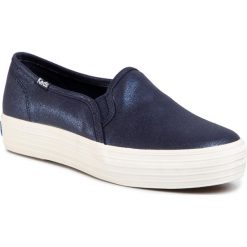 Tenisówki KEDS - Triple Deck KWF55768 Met Navy. Niebieskie półbuty damskie Keds, bez wzorów, z gumy, bez zapięcia. W wyprzedaży za 159,00 zł.