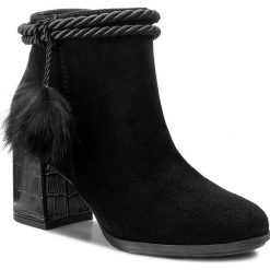 Botki LASOCKI - A216 Czarny. Czarne botki damskie na obcasie marki Lasocki, z materiału. W wyprzedaży za 115,00 zł.