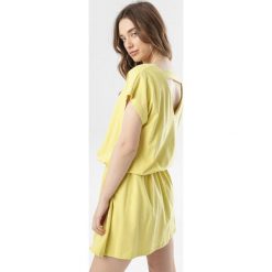 Jasnożółta Sukienka Laraisura. Żółte sukienki damskie Born2be, na lato, xl, bez wzorów, bez kołnierzyka, bez rękawów. W wyprzedaży za 59,99 zł.