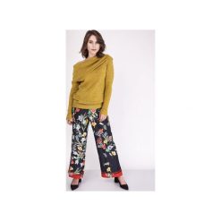 Sweter w stylu hiszpańskim, SWE127 musztarda MKM. Żółte swetry damskie Mkm swetry, s, bez wzorów, z dzianiny, bez rękawów, bez kaptura. Za 118,00 zł.