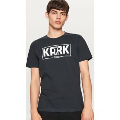 T-shirty męskie: T-shirt na grilla – Granatowy