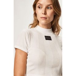 Tally Weijl - T-shirt. Białe bluzki damskie TALLY WEIJL, s, bez wzorów, z bawełny, z golfem. Za 39,90 zł.
