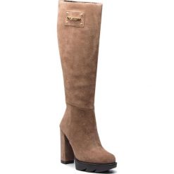 Kozaki LOVE MOSCHINO - JA2603BH06JF0209 Ardesia. Pomarańczowe kozaki damskie Love Moschino, ze skóry, przed kolano, na wysokim obcasie, na obcasie, bez zapięcia. W wyprzedaży za 709,00 zł.