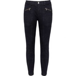 Jeansy J BRAND GENGIS MID RISE Czarny. Czarne jeansy damskie marki J Brand, bez wzorów, z bawełny. W wyprzedaży za 700,00 zł.