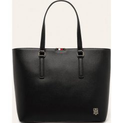 Tommy Hilfiger - Torebka. Niebieskie torby damskie na zakupy TOMMY HILFIGER, w paski, ze skóry ekologicznej, duże, bez dodatków. Za 749,90 zł.