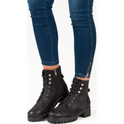 Rockowe workery z ociepleniem DELANEY. Czarne botki damskie marki FILIPPO. Za 149,00 zł.