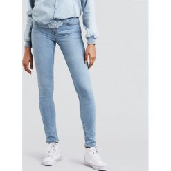 Dżinsy INNOVATION SUPER SKINNY. Brązowe jeansy damskie marki Levi's®, l, w kratkę, z bawełny, z klasycznym kołnierzykiem, z długim rękawem. Za 349,86 zł.