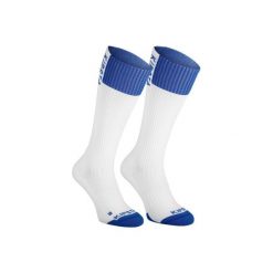 Skarpety do gry w siatkówkę V500 biało-niebieskie. Białe skarpetki męskie marki KIPSTA, z elastanu. Za 19,99 zł.