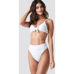 NA-KD Swimwear Maxi High Waist Bikini Panty - White. Białe panty damskie marki NA-KD Swimwear, bez wzorów. Za 52,95 zł.