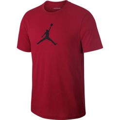 Koszulka Jordan Iconic 23/7 (AV1167-687). Czerwone koszulki męskie marki Jordan, m, bez wzorów, bez kołnierzyka. Za 99,99 zł.