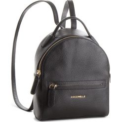 Plecak COCCINELLE - CF8 Clementine Soft E1 CF8 54 01 01 Noir/Noir 001. Czarne plecaki damskie marki Coccinelle, ze skóry. W wyprzedaży za 799,00 zł.