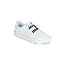 Buty Tommy Jeans JAZ 2A. Białe trampki i tenisówki damskie Tommy Jeans, bez wzorów, z jeansu, bez zapięcia. Za 439,00 zł.
