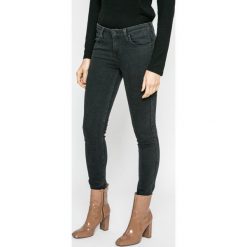 Lee - Jeansy Scarlett. Szare jeansy damskie skinny marki Lee, l, z aplikacjami, z elastanu. W wyprzedaży za 329,90 zł.