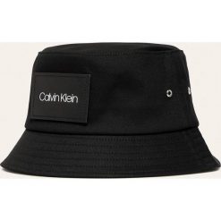 Calvin Klein - Kapelusz. Czarne kapelusze męskie Calvin Klein, bez wzorów, z bawełny. Za 179,90 zł.